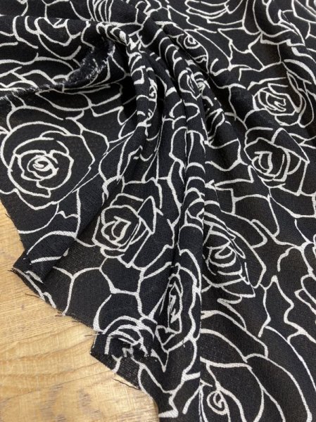 画像6: 生地:透かし編みポリエステル100%薔薇柄プリント(黒/白) (6)