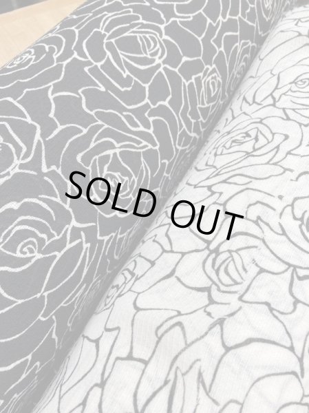 画像8: 生地：透かし編みポリエステル100％薔薇柄プリント（黒／白） (8)