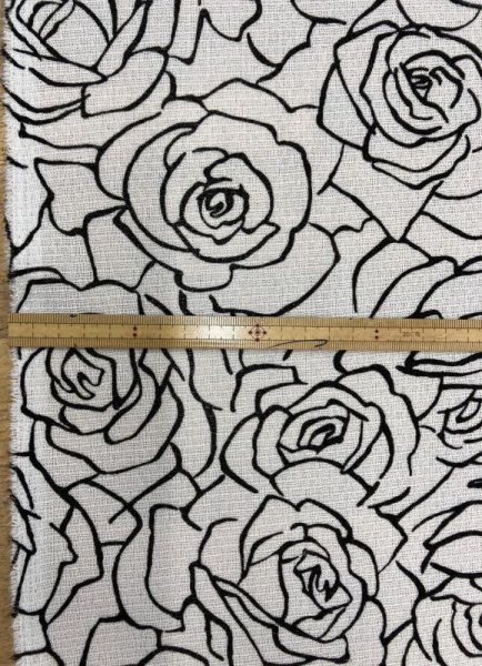 画像2: 生地:透かし編みポリエステル100%薔薇柄プリント(白/黒) (2)