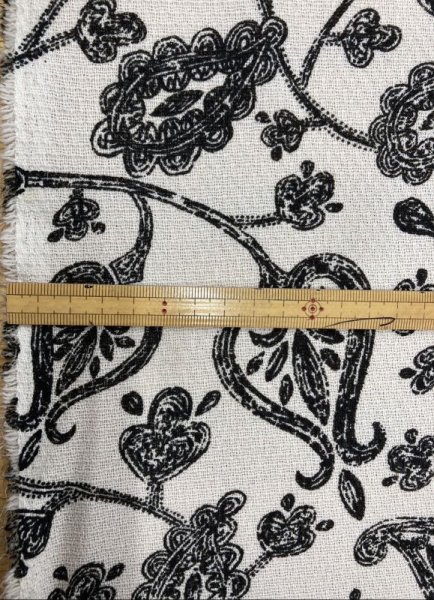 画像3: 生地:透かし編みポリエステル100%ペイズリー柄プリント(白/黒) (3)