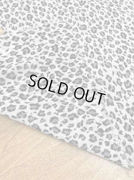画像3: 生地:ヒョウ柄プリントポリエステル(白/グレー/黒) (3)
