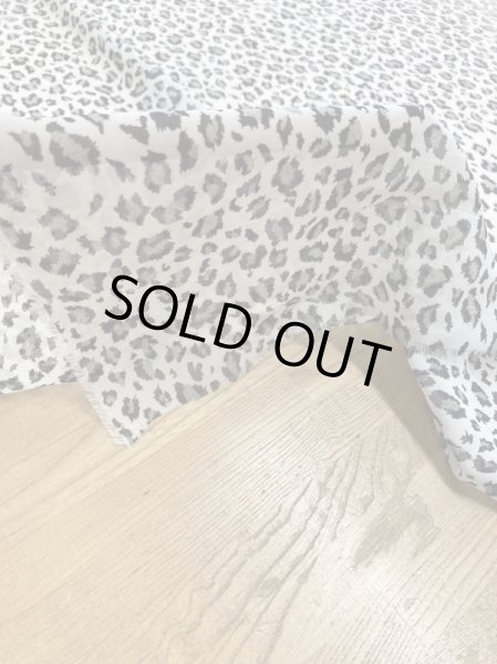 画像6: 生地:ヒョウ柄プリントポリエステル(白/グレー/黒) (6)