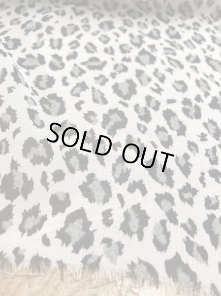 画像8: 生地:ヒョウ柄プリントポリエステル(白/グレー/黒) (8)