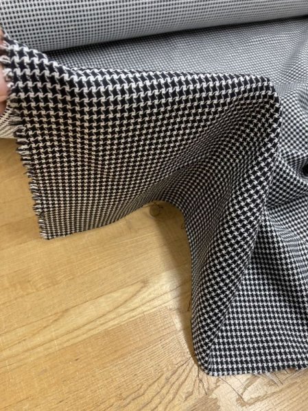 画像7: 生地:ポリエステルラメ入りジャガード(濃紺/白) (7)