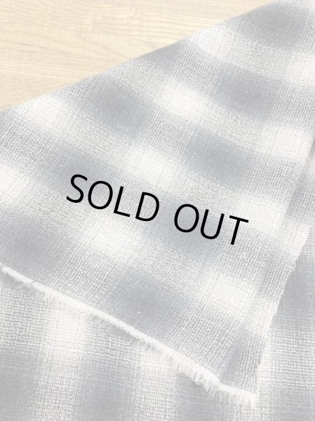 画像3: 生地:綿100%オンブレチェック柄ゆる編み(グレー/白) (3)