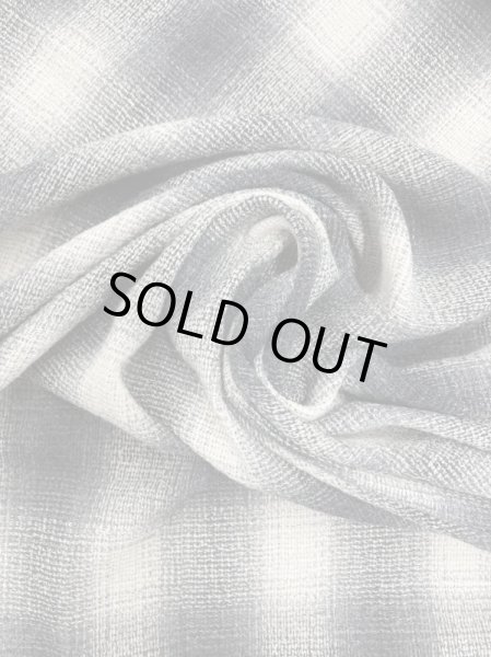 画像7: 生地:綿100%オンブレチェック柄ゆる編み(グレー/白) (7)