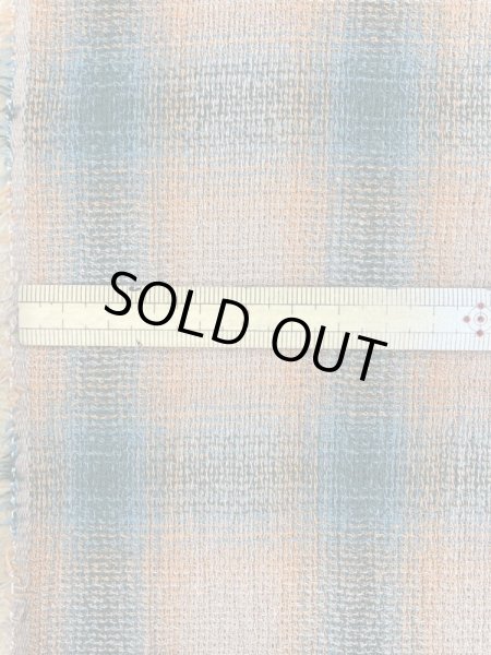 画像2: 生地：綿100％オンブレチェック柄ゆる編み（オレンジ／ブルー） (2)