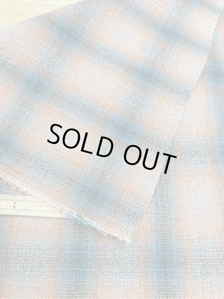 画像3: 生地：綿100％オンブレチェック柄ゆる編み（オレンジ／ブルー） (3)