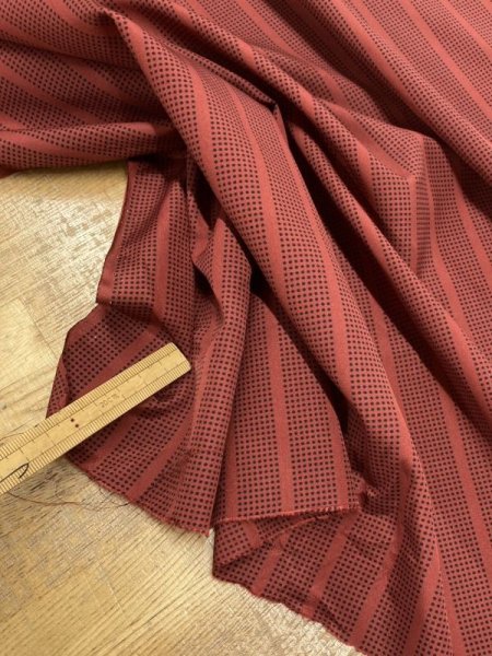 画像5: 生地:ドットストライプ柄ポリエステル(エンジ) (5)