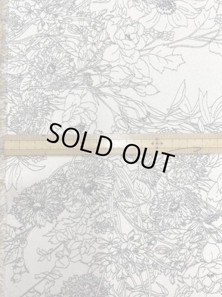 画像2: 生地:花柄プリントシルク調ポリエステル(クリーム/黒) (2)