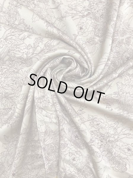 画像6: 生地:花柄プリントシルク調ポリエステル(ピンクベージュ/茶) (6)