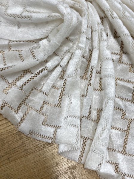 画像5: 生地:ポリ起毛スクエアフロッキーレース(オフ白) (5)