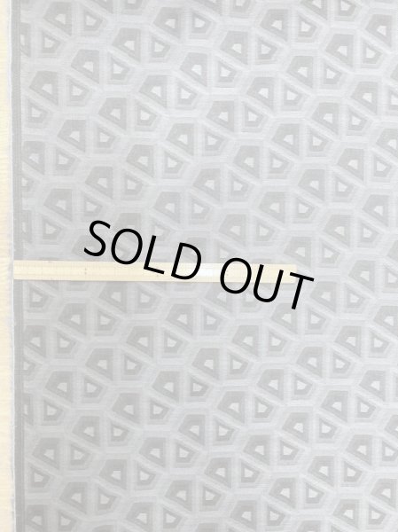 画像2: 生地：綿100％スクエア柄ジャガード（薄グレー／グレー） (2)