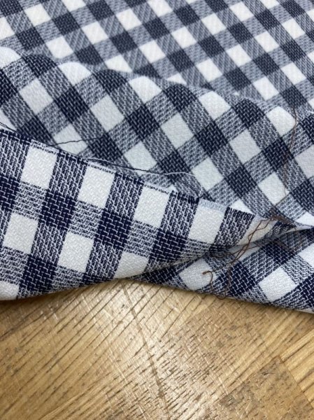 画像4: 生地:ポリ100%かすれギンガムチェック(紺/白) (4)
