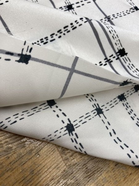 画像4: 生地:ポリ100%プリント(生成/黒) (4)