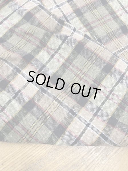 画像3: 生地:タータンチェック柄ウールポリ(ベージュ/緑黒赤) (3)