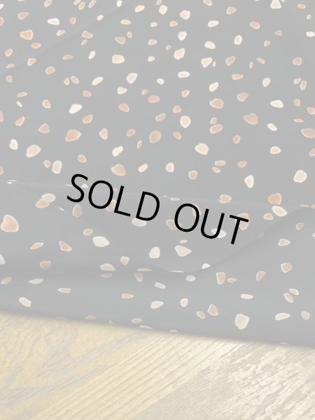 画像4: 生地:ポリエステル100%ツブツブプリント(黒/茶) (4)