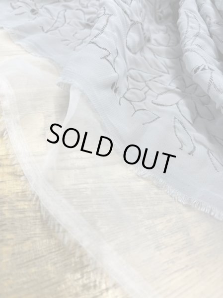 画像8: 生地:ポリ100%ふくれ加工花柄接結プリント(グレー/紺) (8)