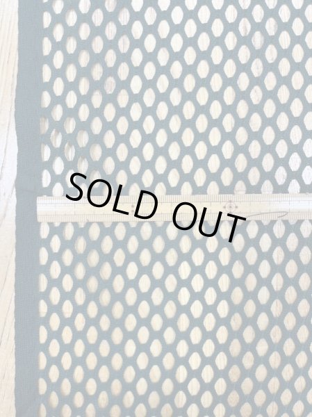 画像2: 生地:ポリエステル100%かためメッシュ生地(緑) (2)