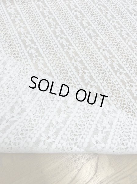 画像3: 生地：ポリ100％花柄ボーダーレース（オフ白） (3)