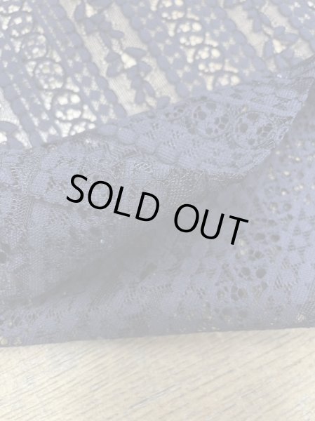 画像4: 生地:ポリ100%花柄ボーダーレース(紺) (4)