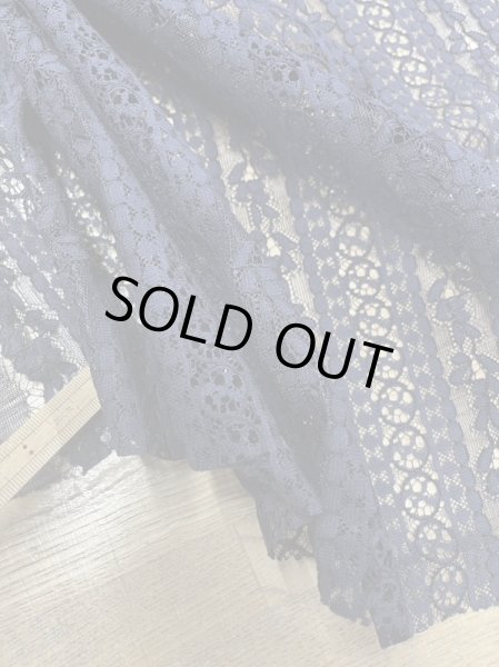 画像5: 生地:ポリ100%花柄ボーダーレース(紺) (5)