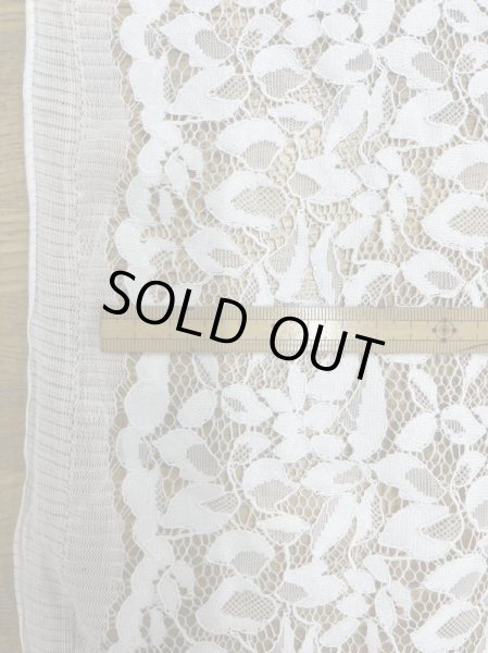 画像2: 生地:ポリ100%刺繍ケミカルレース生地(オフ白) (2)
