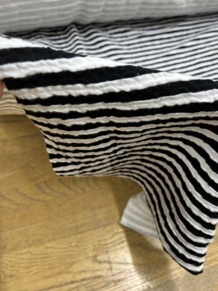 画像7: 生地:綿ポリエステルボーダー柄ニット(白/黒) (7)