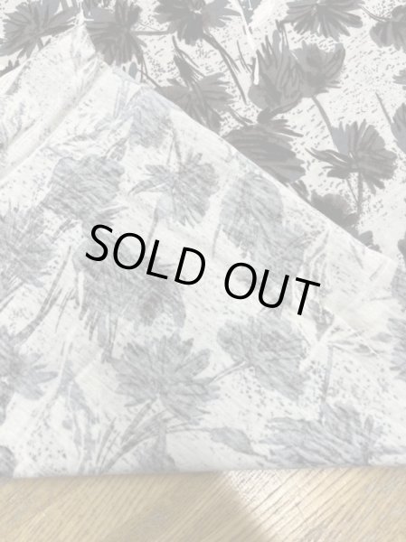 画像3: 生地:綿100%柄プリント天竺ニット(グレージュ/茶) (3)