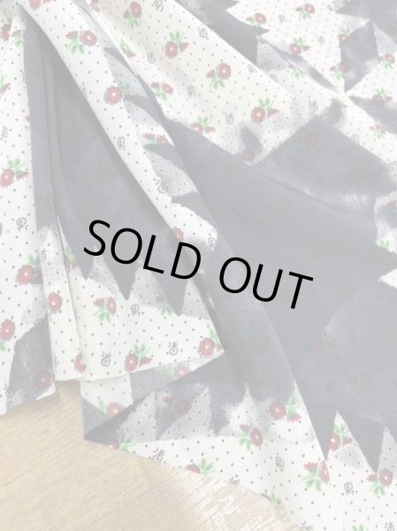 画像5: 生地：小花キルト柄プリントポリエステルデシン（クリーム／黒） (5)
