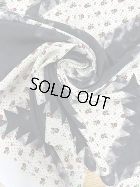 画像6: 生地：小花キルト柄プリントポリエステルデシン（クリーム／黒） (6)