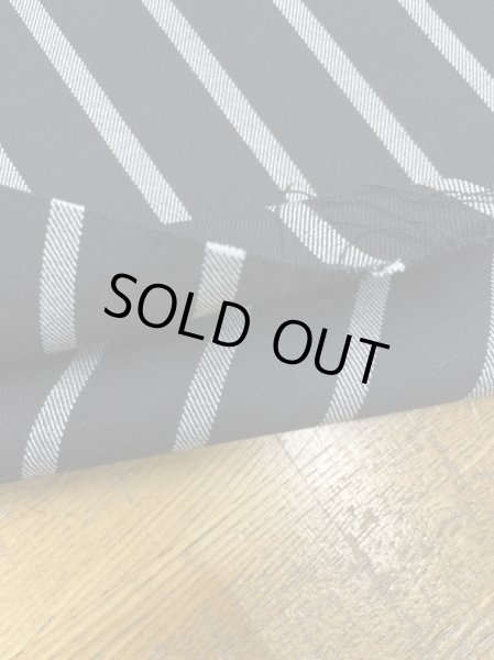 画像4: 生地:ストライプ柄綾織りポリエステルストレッチ(黒/白) (4)