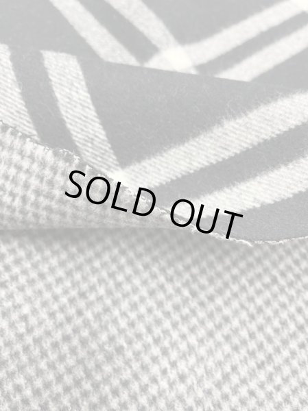 画像4: 生地:千鳥チェック柄リバーシブルウールソフトメルトン(黒白) (4)