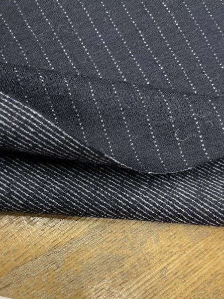 画像3: 生地:ピンストライプ柄ウール・ナイロン・ポリニット(紺) (3)