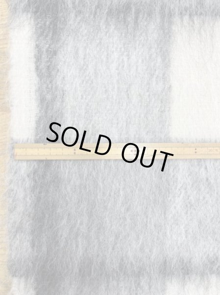 画像2: 生地:ビッグチェック柄ウールシャギー(グレー系) (2)