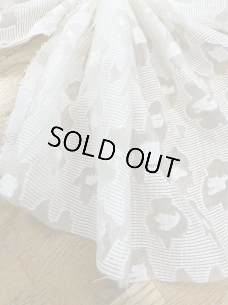 画像5: 生地:ポリエステル100%シアー花柄ボーダー(キナリ) (5)