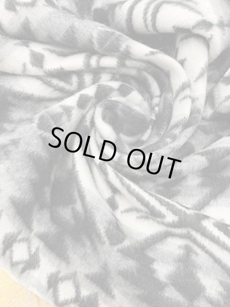 画像6: 生地:ネイティブ柄ウールシャギー(グレー系) (6)