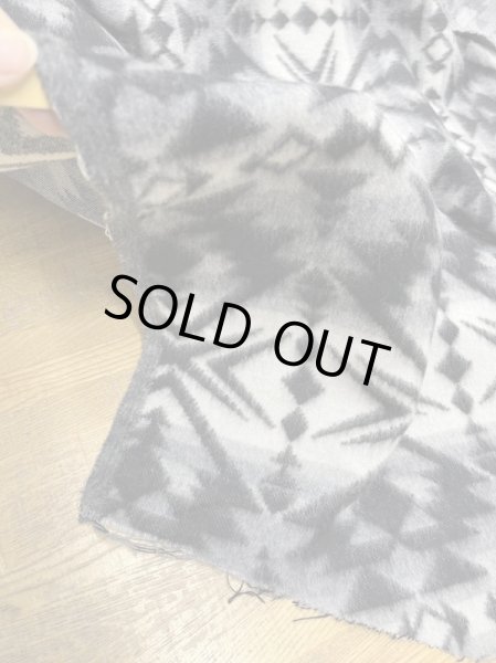 画像7: 生地:ネイティブ柄ウールシャギー(グレー系) (7)