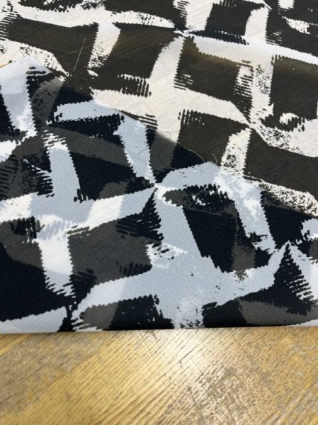 画像3: 生地:ペケペケプリントシフォン(白/黒) (3)