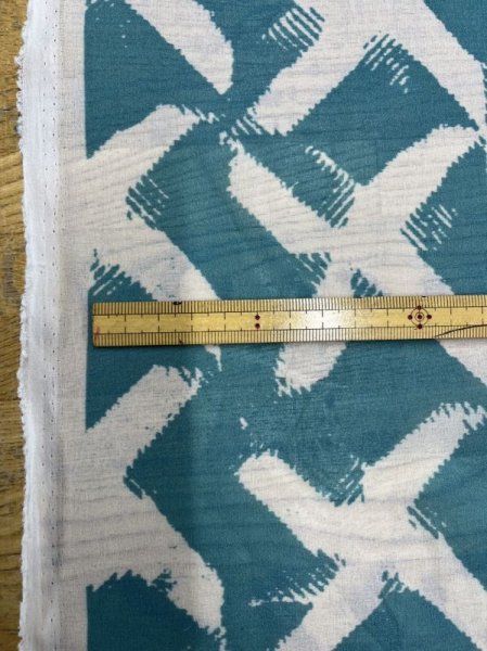 画像2: 生地:ペケペケプリントシフォン(白/青) (2)