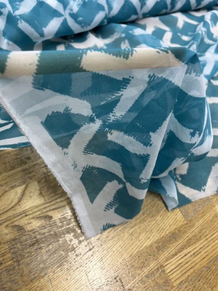 画像7: 生地:ペケペケプリントシフォン(白/青) (7)