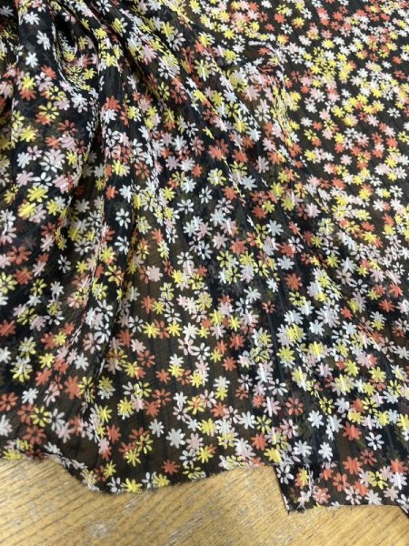 画像6: 生地：小花柄プリント楊柳ポリエステル（黒／黄色） (6)