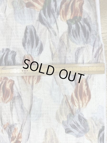 画像2: 生地：綿100％チューリップ柄プリント（クリーム／オレンジ） (2)