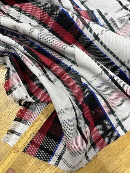 画像4: 生地:綿100%厚手タータンチェック(白黒赤) (4)