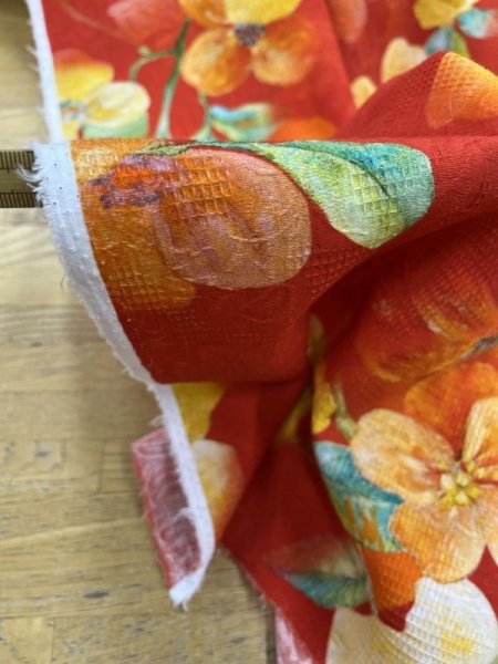 画像8: 生地：綿100％BIGフラワー柄プリント（赤） (8)