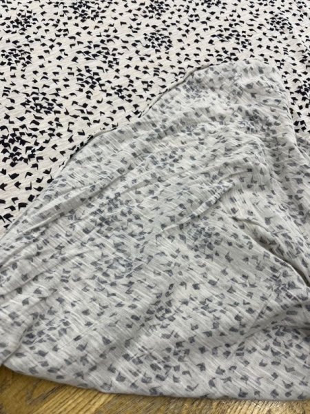 画像3: 生地:綿100%柄プリント天竺ニット(グレージュ/黒) (3)