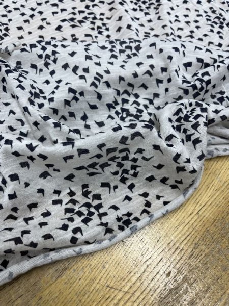 画像4: 生地:綿100%柄プリント天竺ニット(グレージュ/黒) (4)