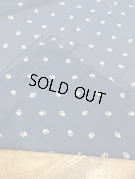 画像3: 生地:ストライプ織りプリントポリエステル(紺/ベージュ) (3)