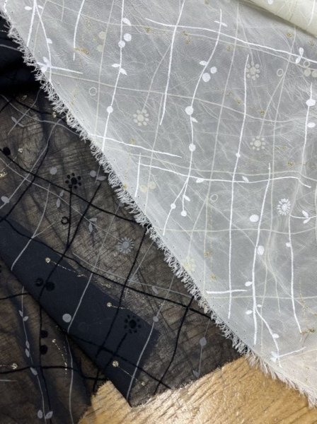 画像8: 生地:ポリエステル100%格子花柄シフォン(クリームイエロー) (8)