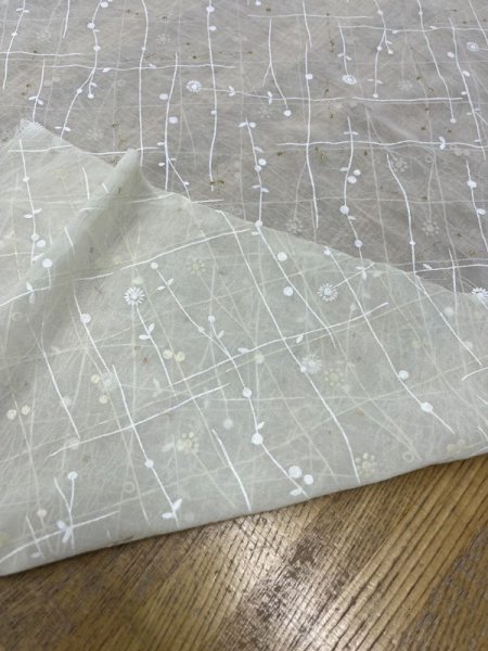 画像3: 生地:ポリエステル100%格子花柄シフォン(クリームイエロー) (3)